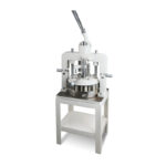 Paste dividing machine